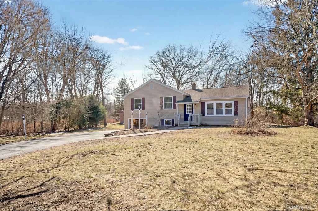 27 Franklin Road Hyde Park NY 12538