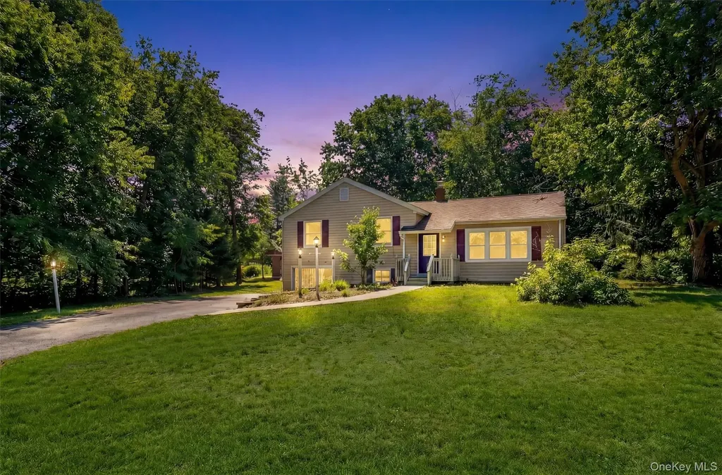 27 Franklin Road Hyde Park NY 12538