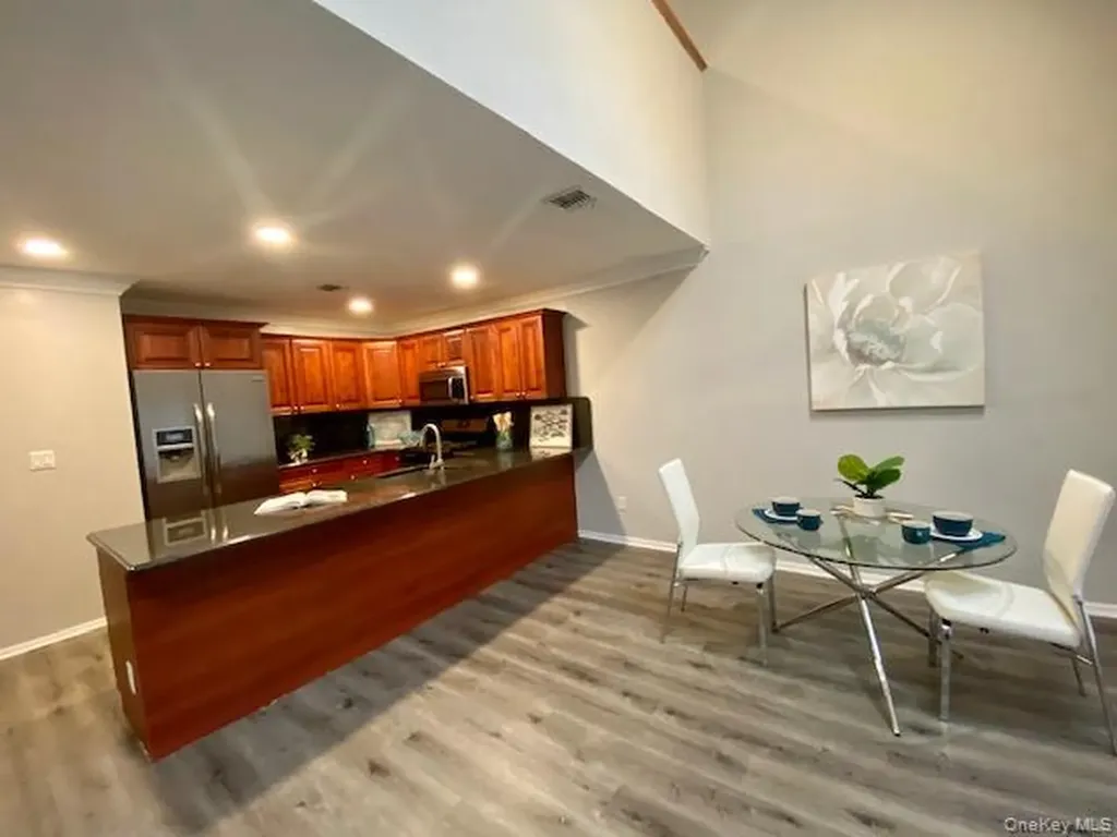 40 Neal Setauket NY 11733