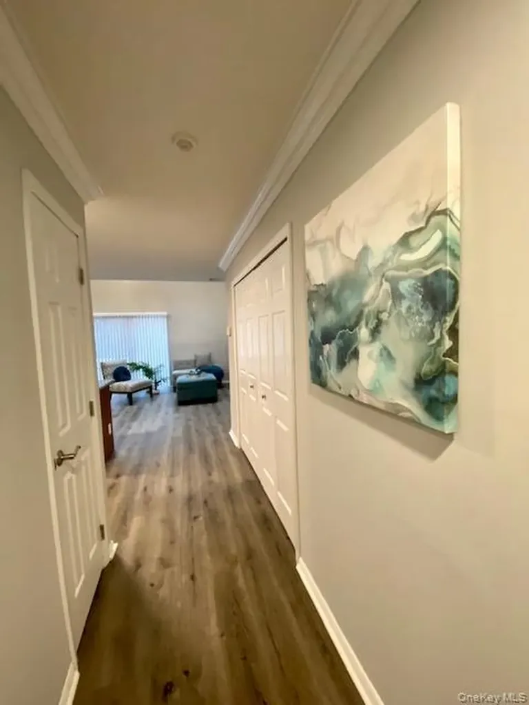 40 Neal Setauket NY 11733