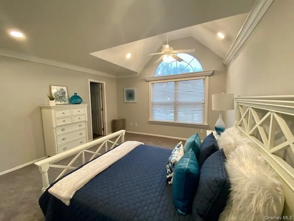 40 Neal Setauket NY 11733