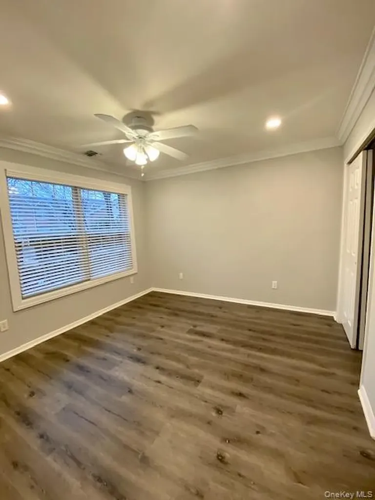 40 Neal Setauket NY 11733