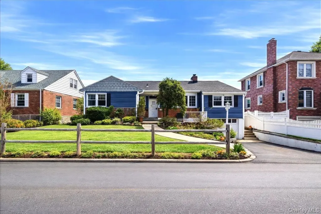 32 Agawam N Yonkers NY 10704