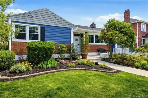 32 Agawam N Yonkers NY 10704