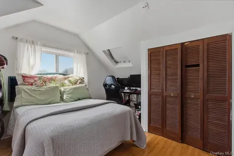129 Gailmore Drive Yonkers NY 10710