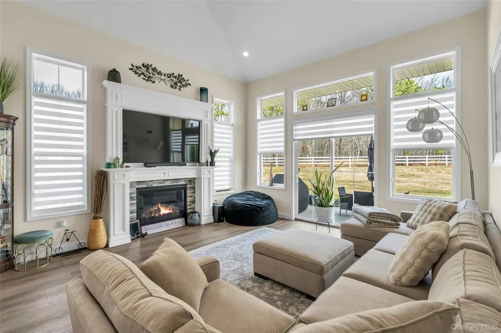 191 Belmont Circle Yaphank NY 11980