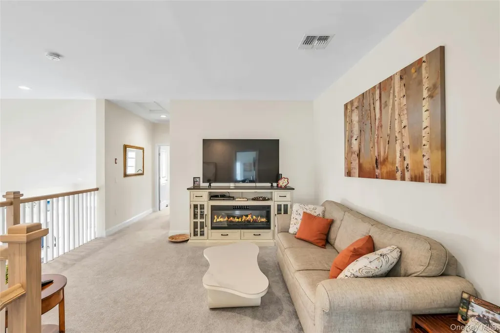 191 Belmont Circle Yaphank NY 11980