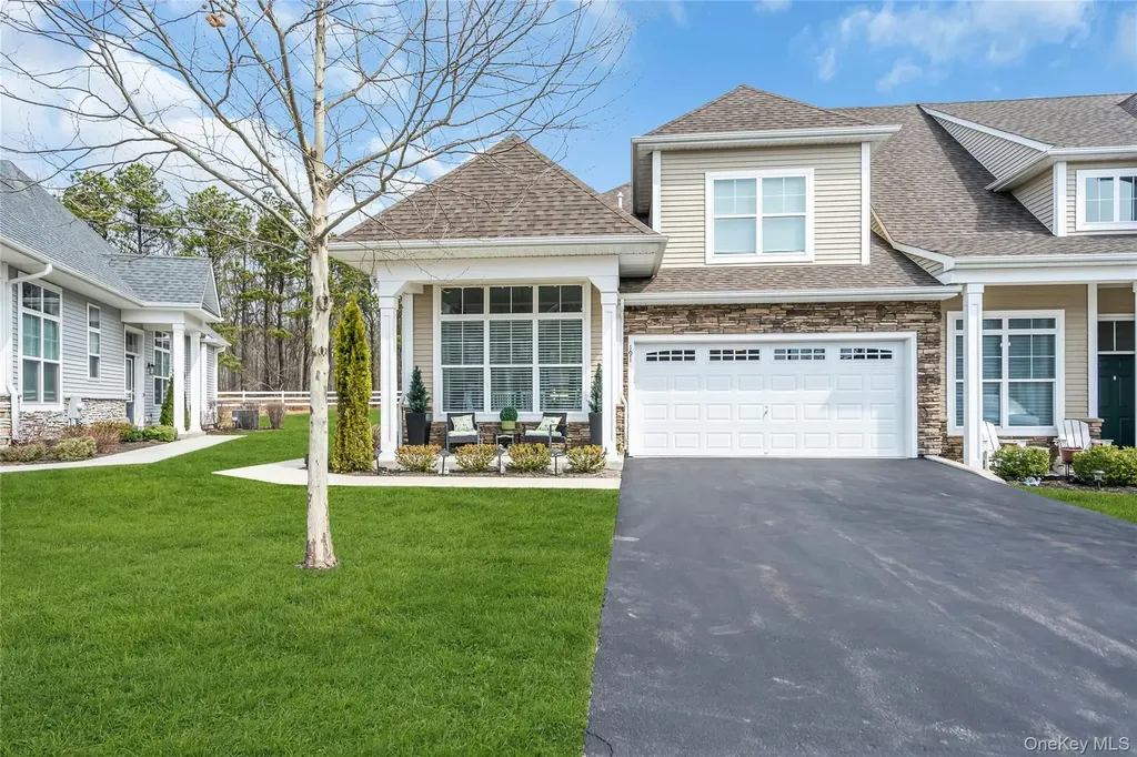 191 Belmont Circle Yaphank NY 11980