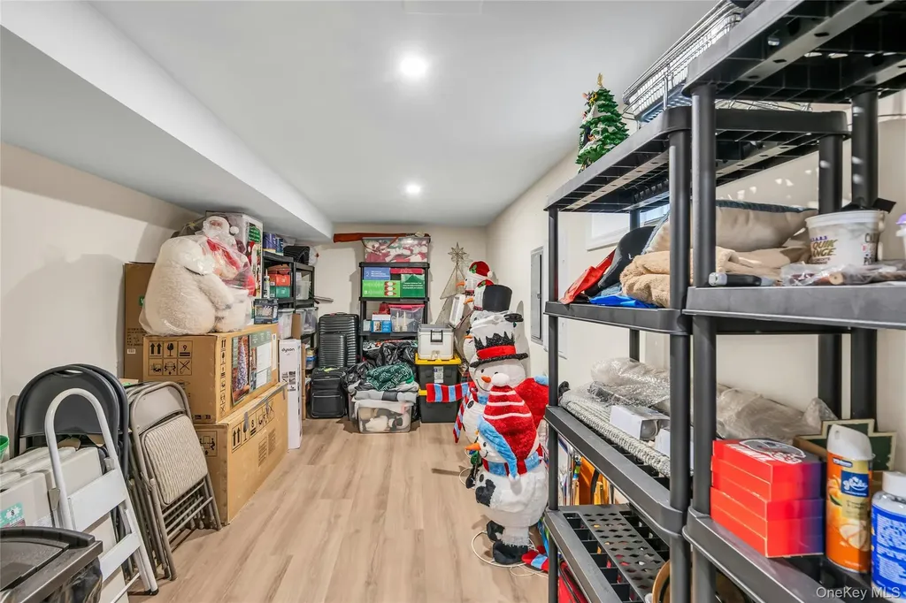 191 Belmont Circle Yaphank NY 11980