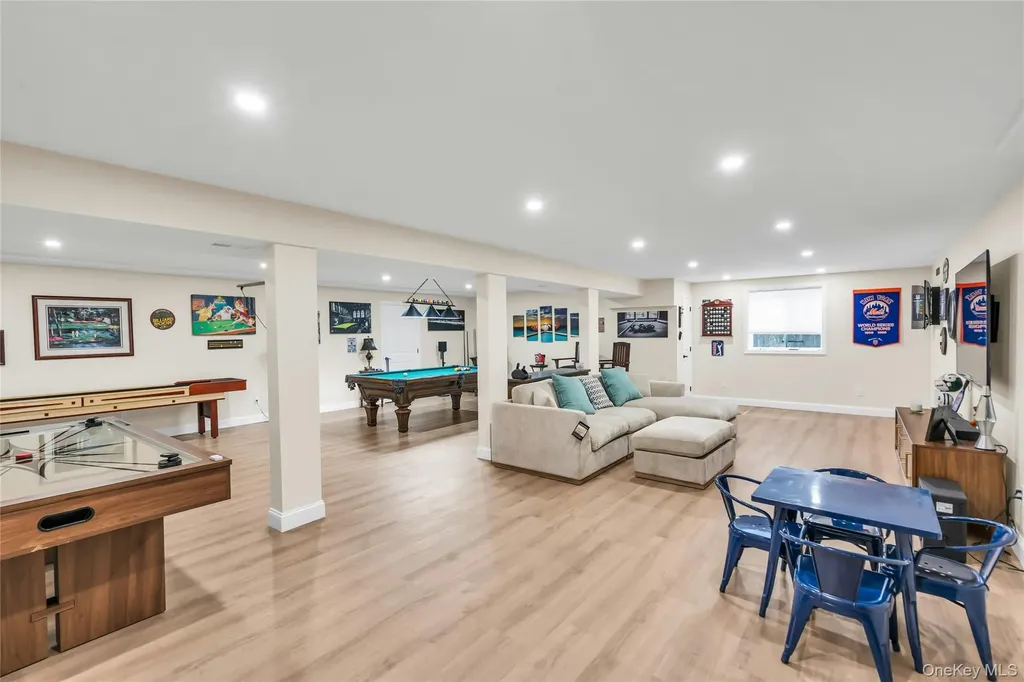 191 Belmont Circle Yaphank NY 11980