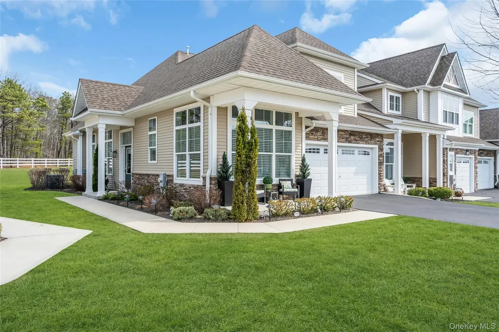 191 Belmont Circle Yaphank NY 11980