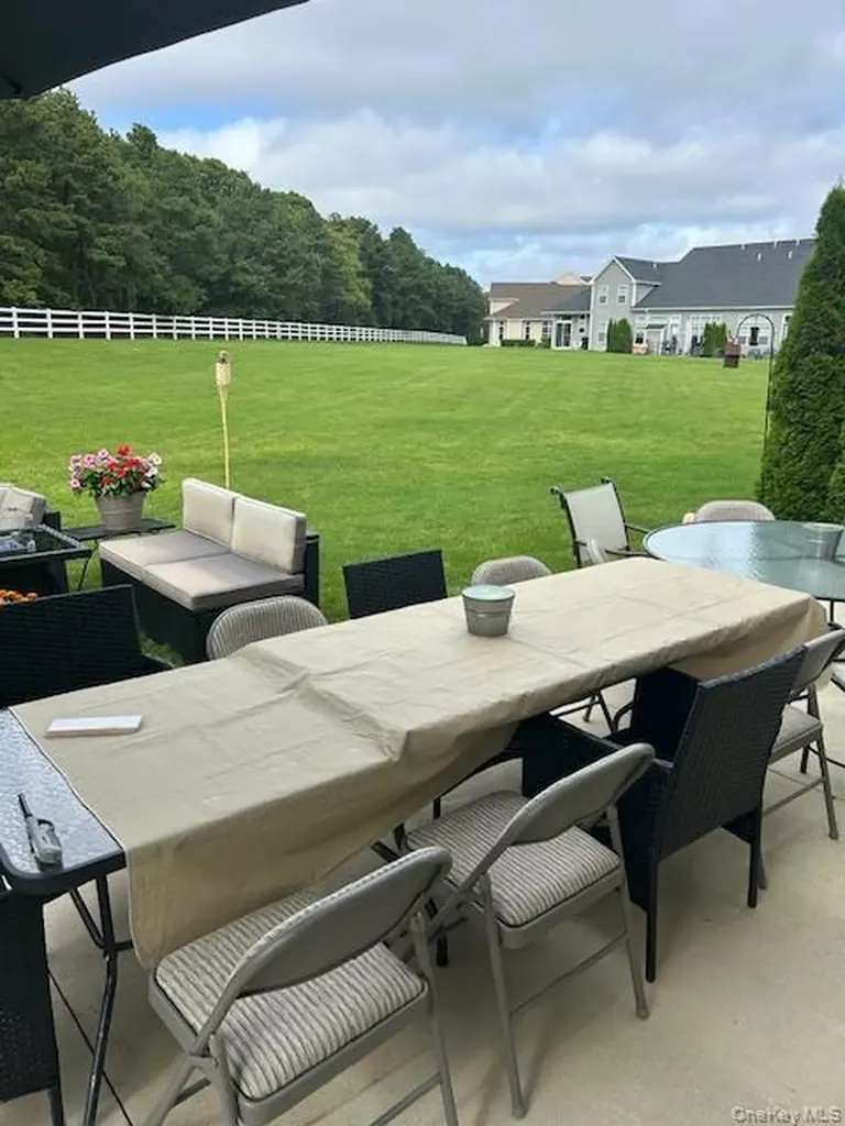 191 Belmont Circle Yaphank NY 11980