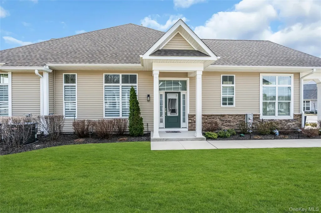191 Belmont Circle Yaphank NY 11980