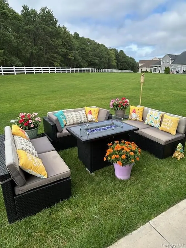 191 Belmont Circle Yaphank NY 11980