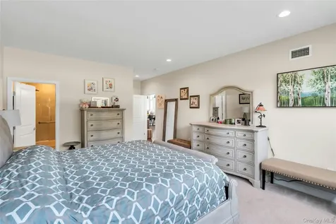 191 Belmont Circle Yaphank NY 11980