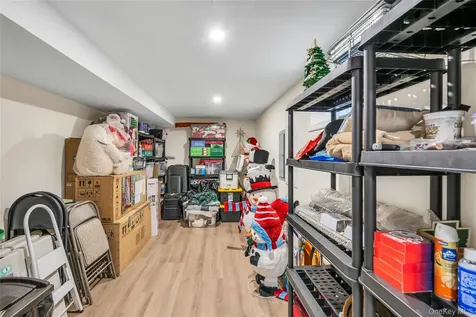 191 Belmont Circle Yaphank NY 11980
