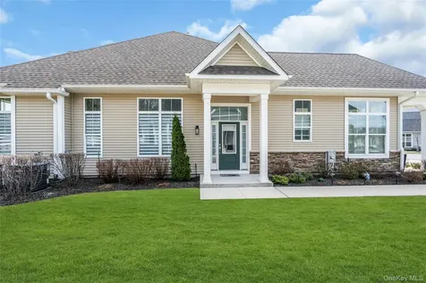191 Belmont Circle Yaphank NY 11980