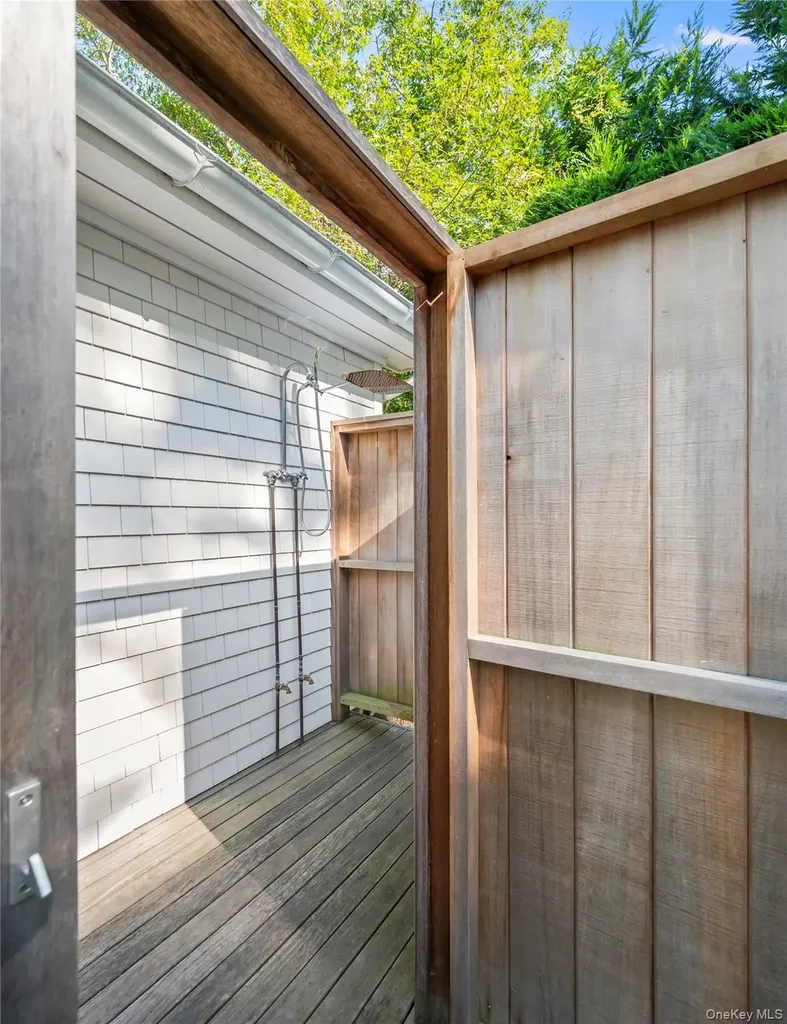 5 Oak Drive Sag Harbor NY 11963