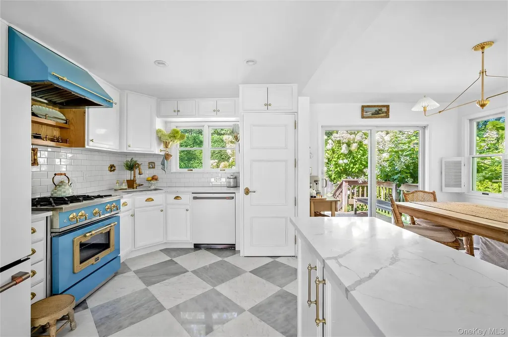 5 Oak Drive Sag Harbor NY 11963