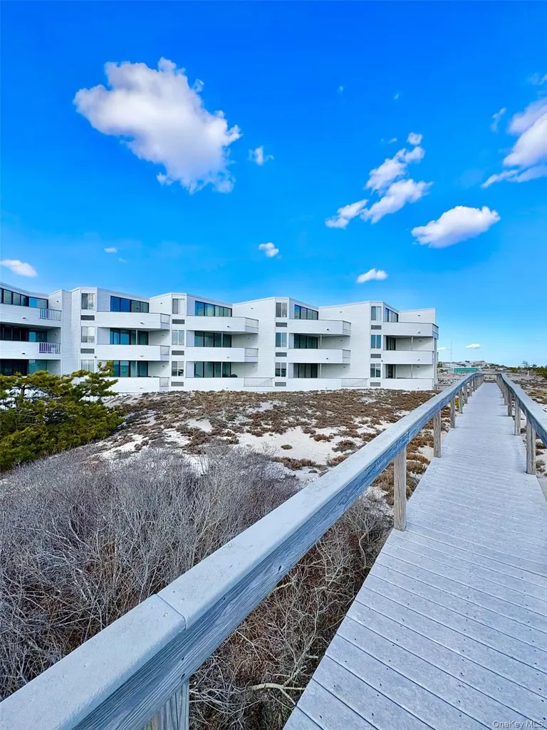 Westhampton Beach NY, 253 Dune, Unit #49