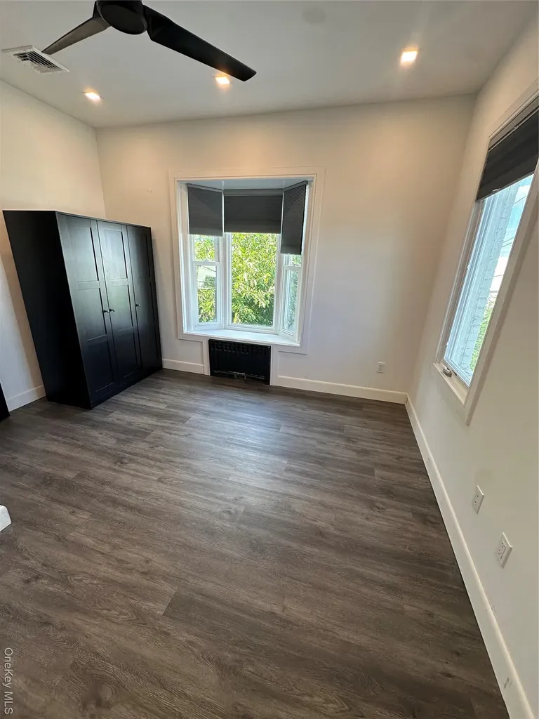 1 Burnside Avenue Lawrence NY 11559