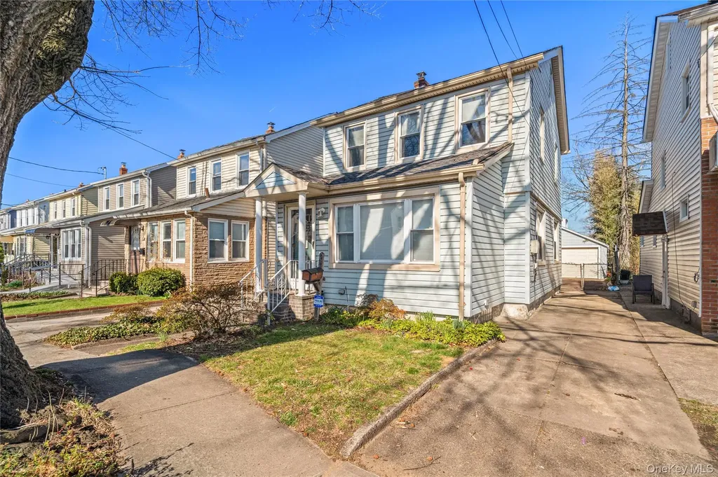 8131 164th Place Jamaica NY 11432