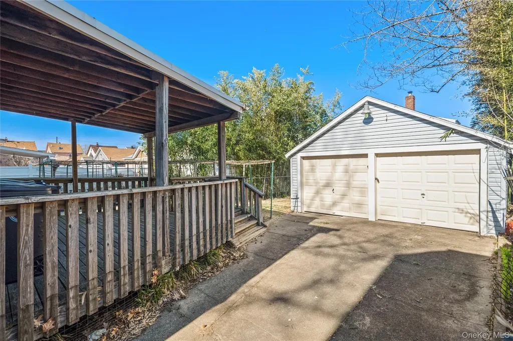 8131 164th Place Jamaica NY 11432