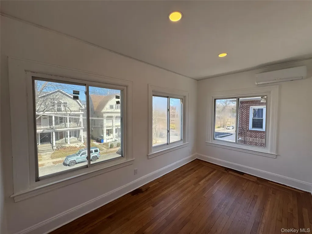 578 E 3rd Street Mount Vernon NY 10553