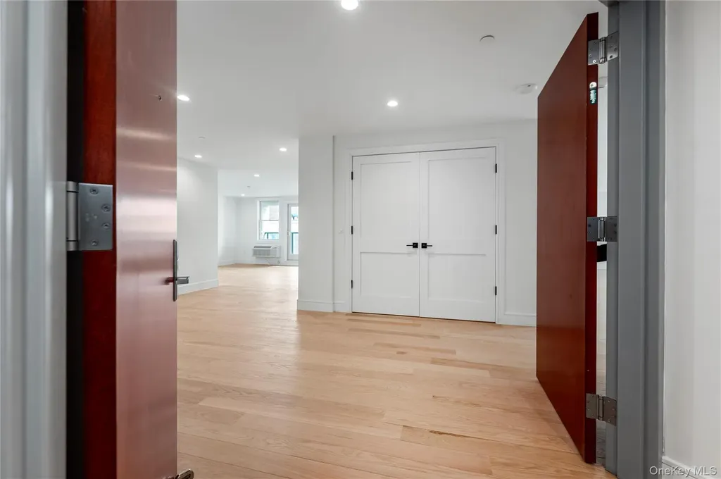 50 W Broadway Long Beach NY 11561