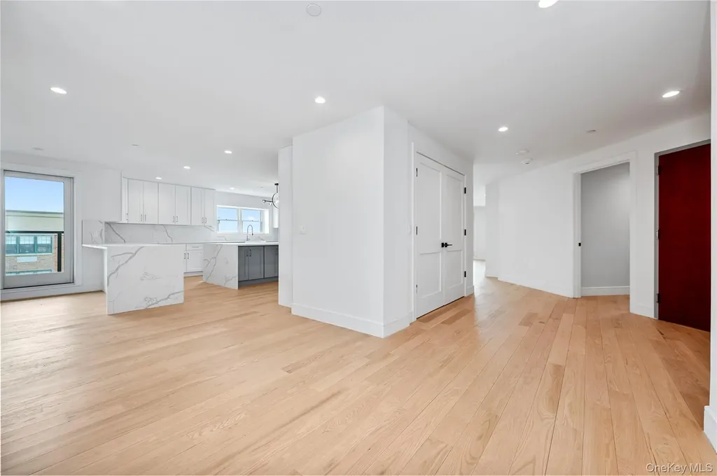 50 W Broadway Long Beach NY 11561