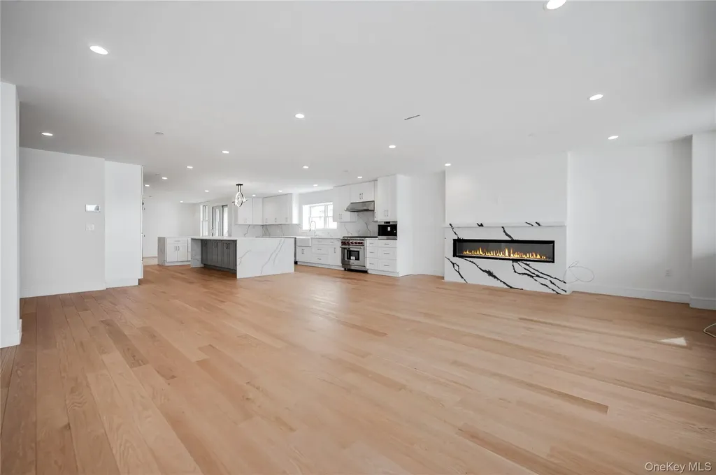 50 W Broadway Long Beach NY 11561