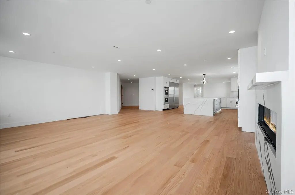 50 W Broadway Long Beach NY 11561