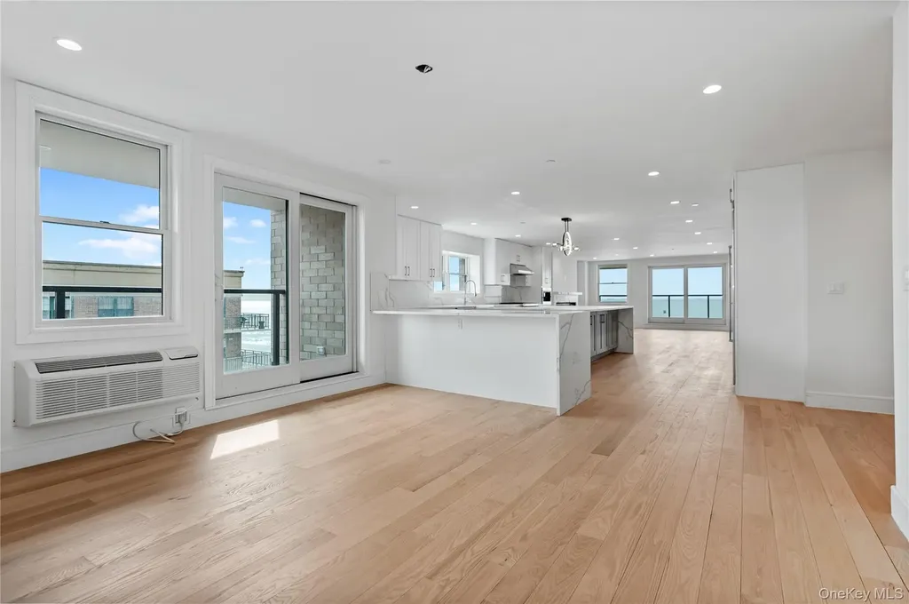 50 W Broadway Long Beach NY 11561