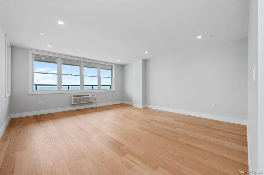 50 W Broadway Long Beach NY 11561
