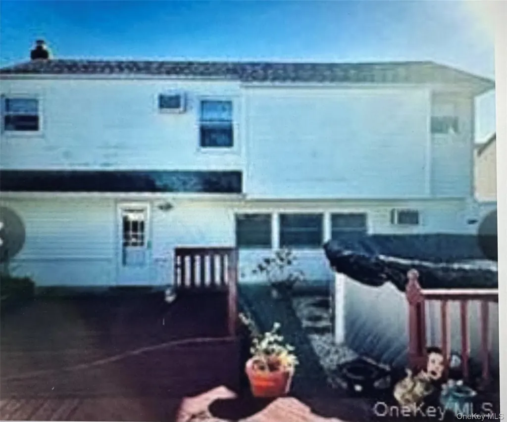 68 Howard Avenue Freeport NY 11520