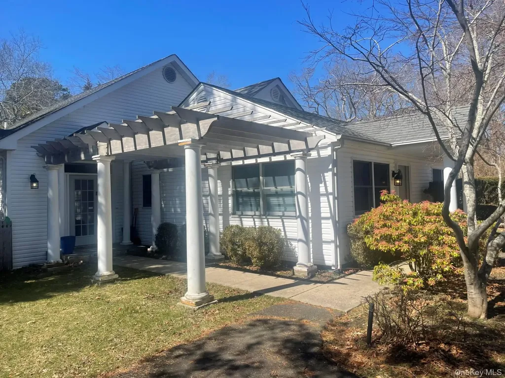 35 Maple Street Westhampton Beach NY 11978