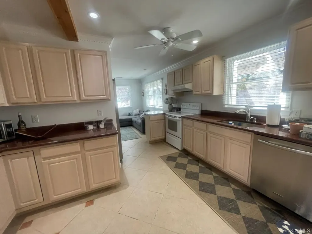 35 Maple Street Westhampton Beach NY 11978