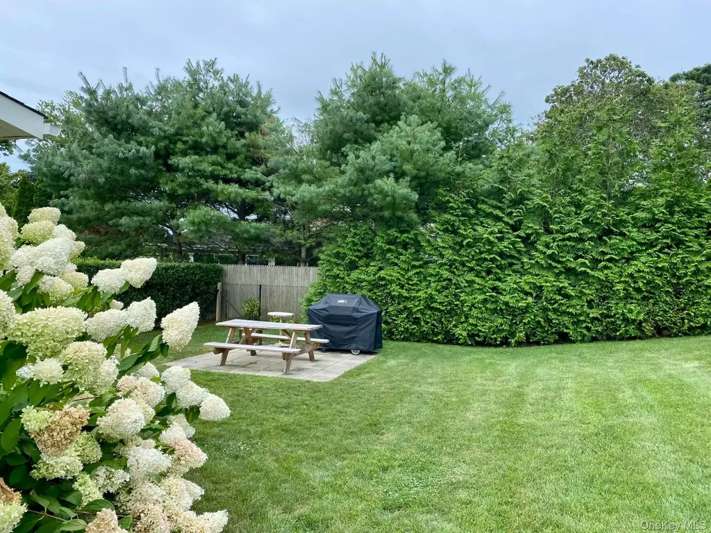 8 Romana Drive Hampton Bays NY 11946