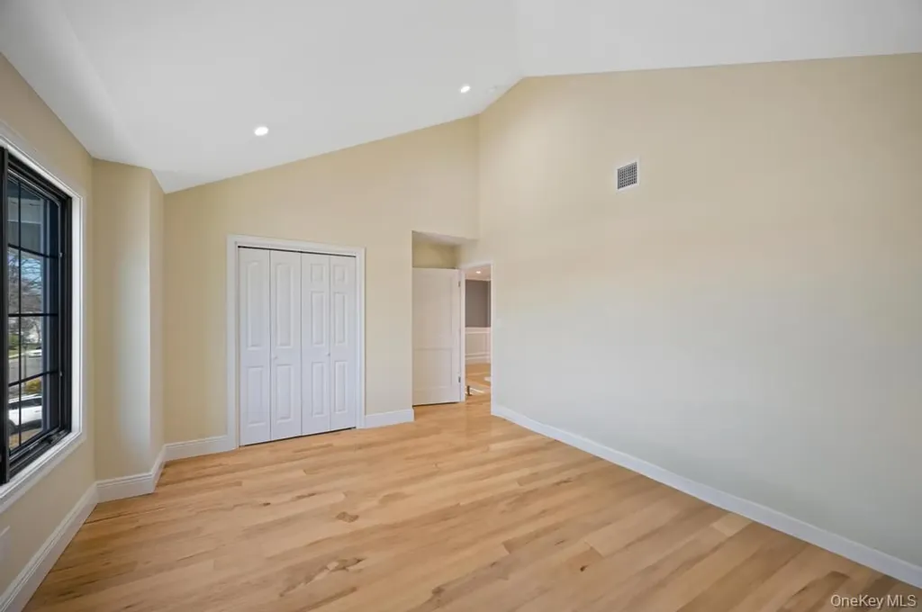 15 Forest Road Valley Stream NY 11581