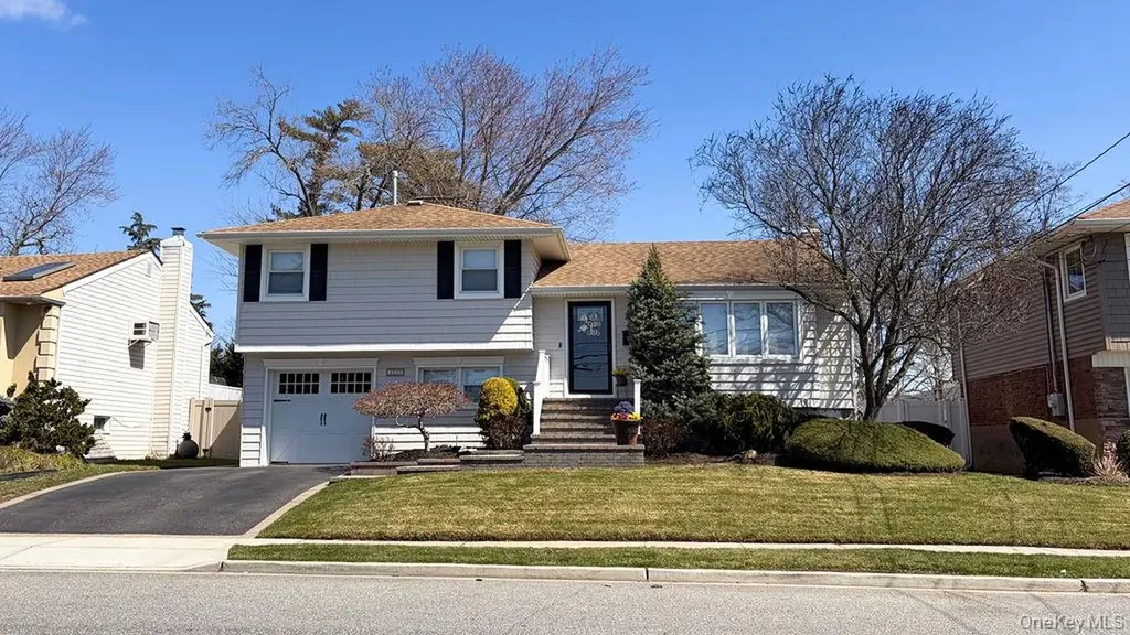 1525 Pea Pond Road Bellmore NY 11710