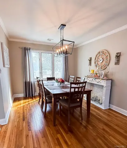 1525 Pea Pond Road Bellmore NY 11710