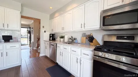 1525 Pea Pond Road Bellmore NY 11710