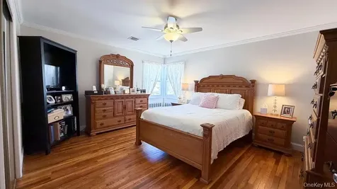 1525 Pea Pond Road Bellmore NY 11710