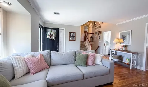 1525 Pea Pond Road Bellmore NY 11710