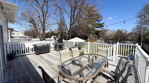 1525 Pea Pond Road Bellmore NY 11710