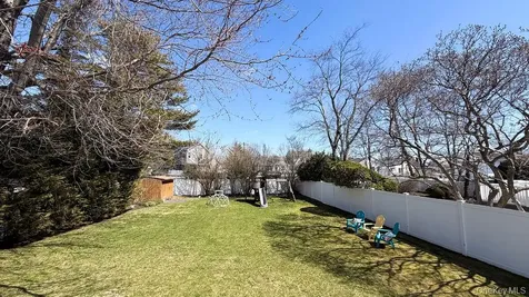 1525 Pea Pond Road Bellmore NY 11710
