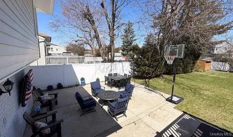 1525 Pea Pond Road Bellmore NY 11710