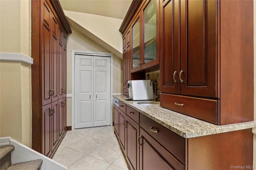 112 Woodlands Road Harrison NY 10528