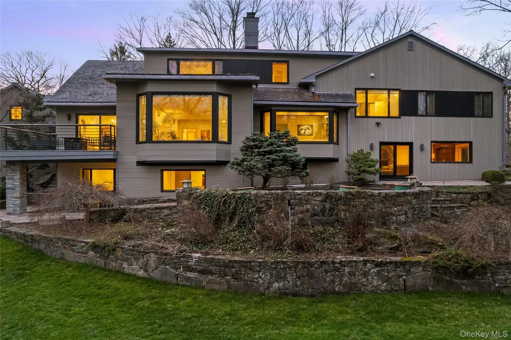 112 Woodlands Road Harrison NY 10528