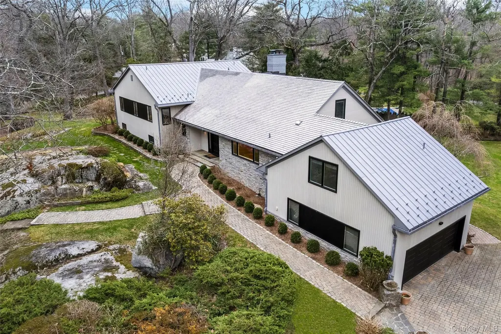 112 Woodlands Road Harrison NY 10528